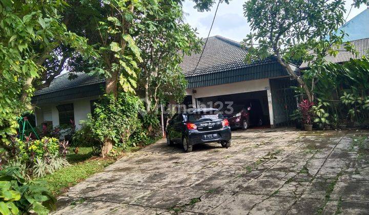 Rumah asri  di JL.Kompas Ciputat  1