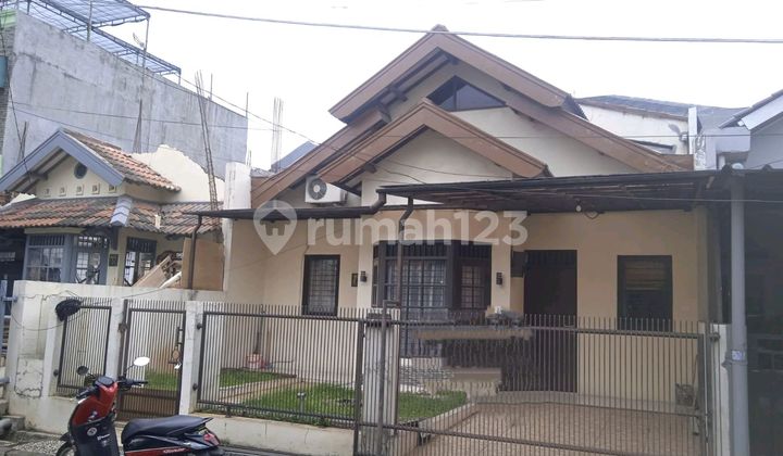 Parakeet House Bintaro Sector 5