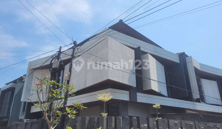 New Minimalist Modern House in Manyar, Surabaya City Center 2