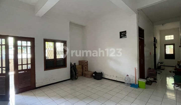 Kos Ubaya Selangkah ke Kampus bisa Jalan Kaki, Row super lebar bisa buat parkir mbl  2