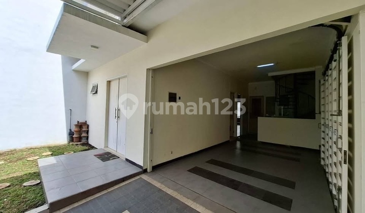 Ready-to-Occupy Minimalist Kutisari near Petra. 2