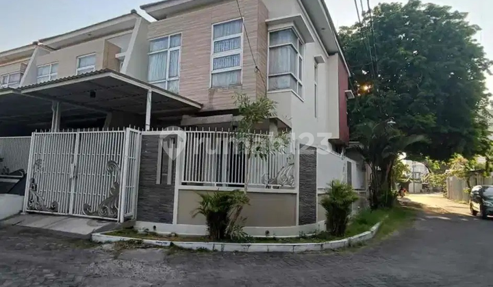 Rumah Minimalis Furnish Manyar Strategis Dekat Pusat Kota