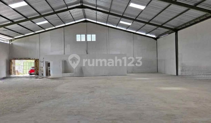 Gudang Baru Renov Siap Pakai area Industri Tambak Sawah dekat Tol Juanda