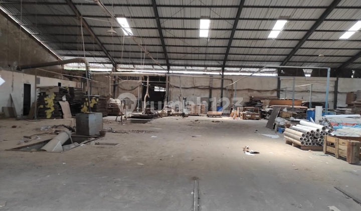 Warehouse for Rent in Driyorejo, Ready-to-Use Road, Suitable for Industry