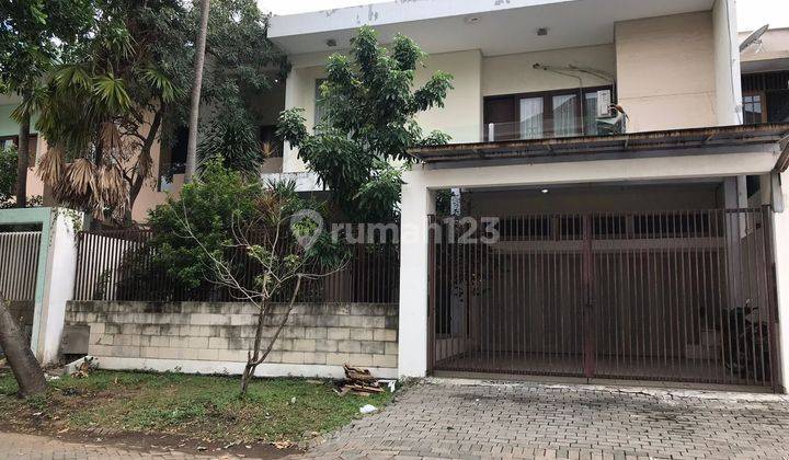 Rumah Mewah Pakuwon City Semi Furnish Siap Huni 1