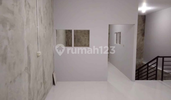 Raya Jambangan Suitable Warehouse Strategic Near Gunungsari Toll Road 2