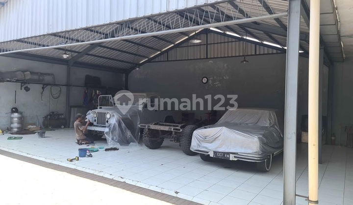 Rumah Usaha Kutisari Cocok Gudang / Bengkel dekat Petra dan Raya A Yani  2
