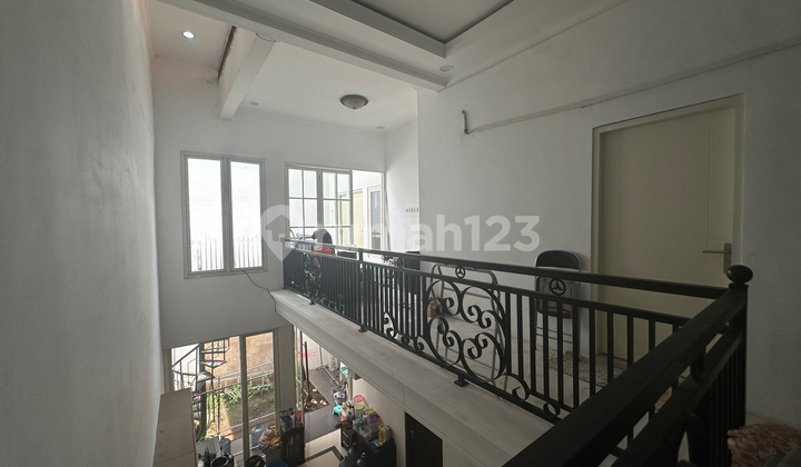 Dijual Rumah Jalan Raya Manyar Surabaya. Bangunan Baru (2023). 2