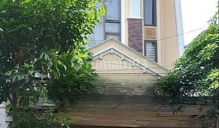 Kertajaya Main Road Ex Showroom Suitable for Office / Bank Strategically Located in City Center Kertajaya Main Road Ex Showroom Suitable for Office / Bank Strategically Located in City Center