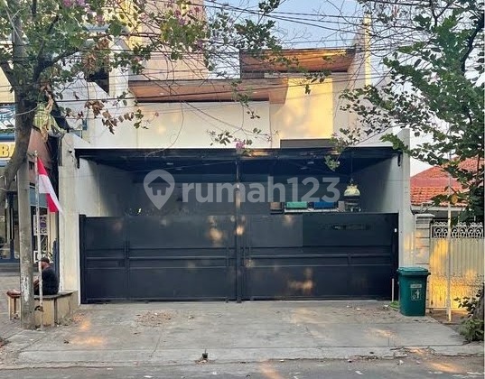 Dijual Rumah Jalan Raya Manyar Surabaya. Bangunan Baru (2023).