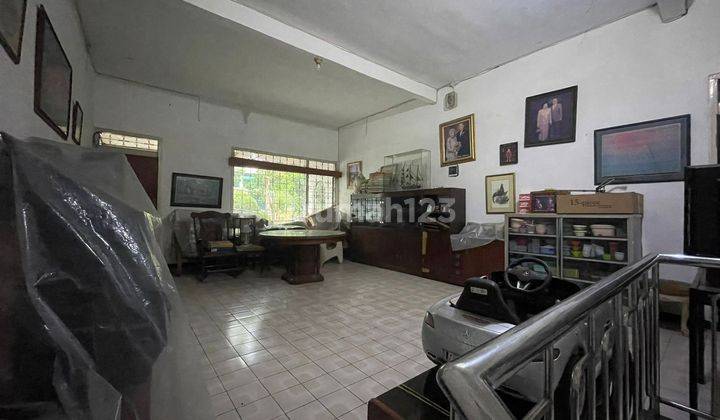 Rumah Semi Furnish Terawat Raya Tenggilis Dekat Ubaya  2