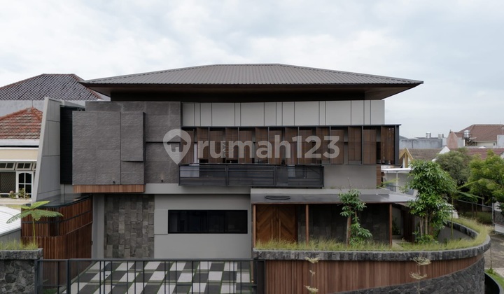 Minimalis Pusat Kota Surabaya di Manyar dekat MERR Lingkungan Elit