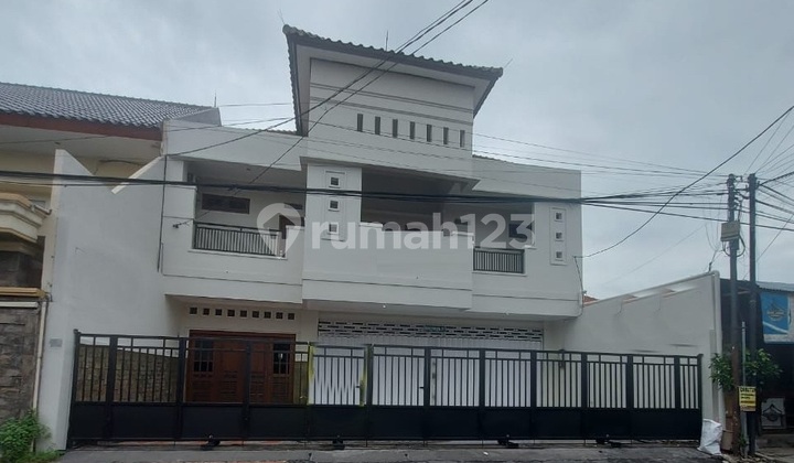 Rumah usaha strategis cocok minimarket / toko / kantor