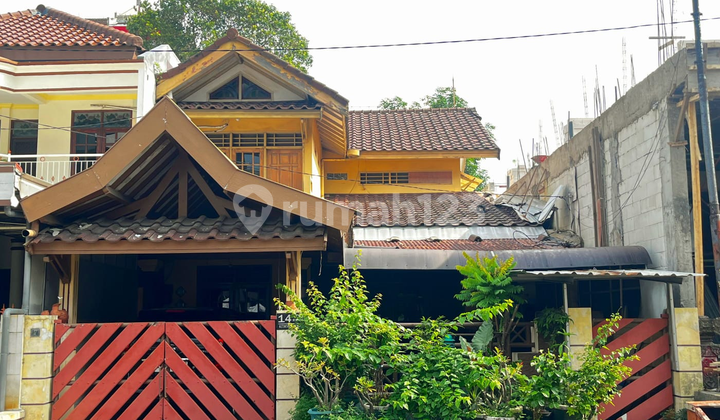 Rumah Ketintang Terawat Strategis Dekat Unesa