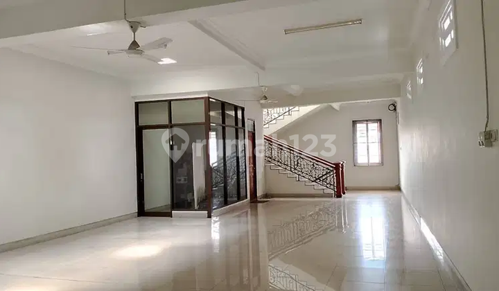 Kertajaya Main Road Ex Showroom Suitable for Office / Bank Strategically Located in City Center Kertajaya Main Road Ex Showroom Suitable for Office / Bank Strategically Located in City Center