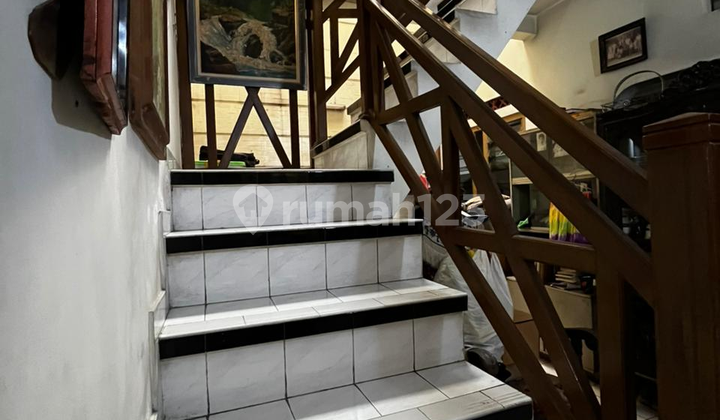 Rumah Ketintang Terawat Strategis Dekat Unesa 2