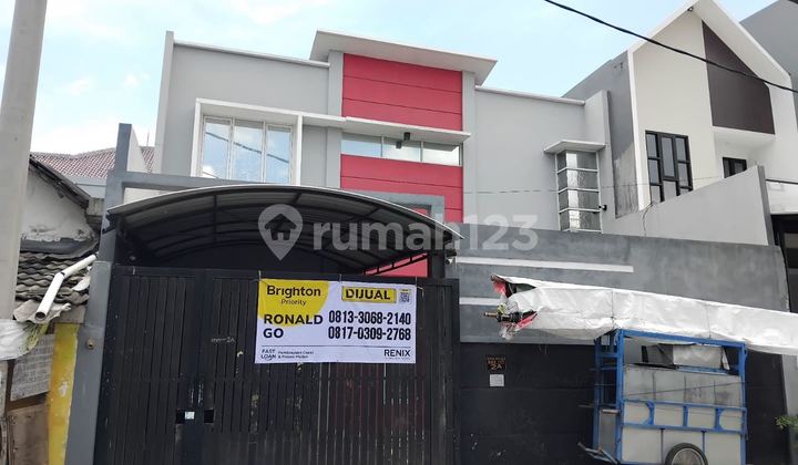 Rumah Cocok untuk Gudang dan Kantor Dekat Merr