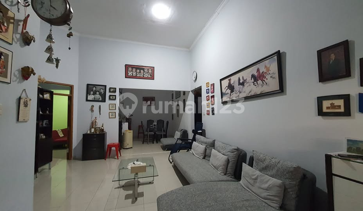 Ready-to-Occupy House in Klampis Semolo Near Merr 2