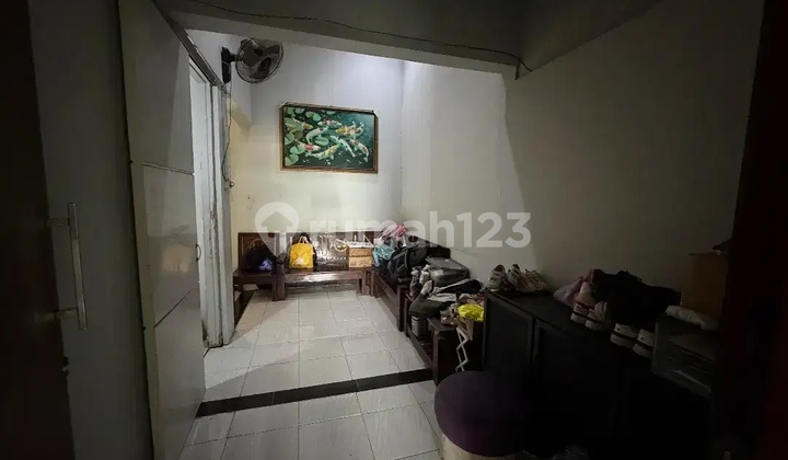 Rumah Manyar Strategis Lokasi Tengah Kota Surabaya 2