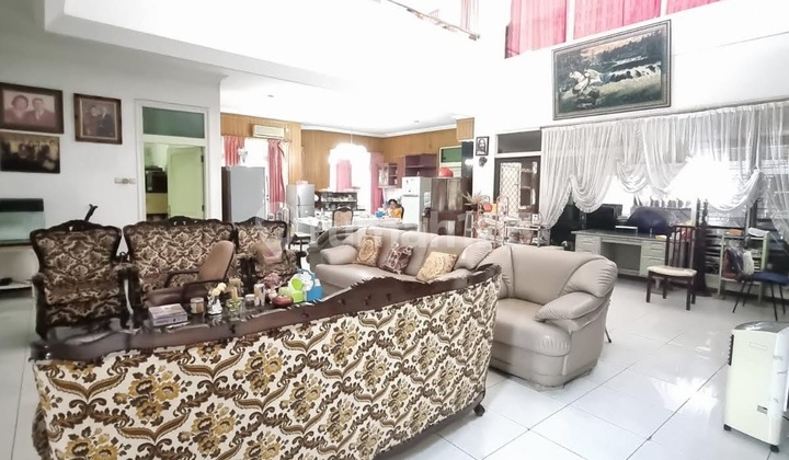 For Sale Ready-to-Live Home Near Surabaya Center One Gate System Villa Kalijudan