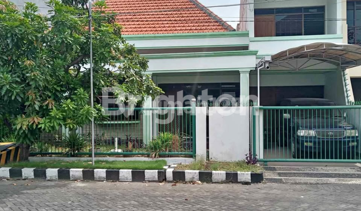 Ready to Occupy House in Manyar, Well-Maintained, Fits 3.5 Cars, Near City Center. Ready to Occupy House in Manyar, Well-Maintained, Fits 3.5 Cars, Near City Center.