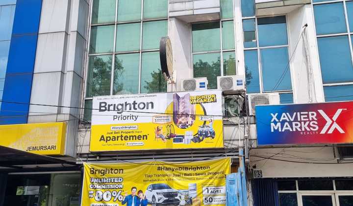 For Sale / For Lease Strategic Shop-House Directly on Jemursari Main Road Suitable for Office, Restaurant, Bank, Clinic, etc. Very Spacious Parking Area @Jemursari Main Road 1