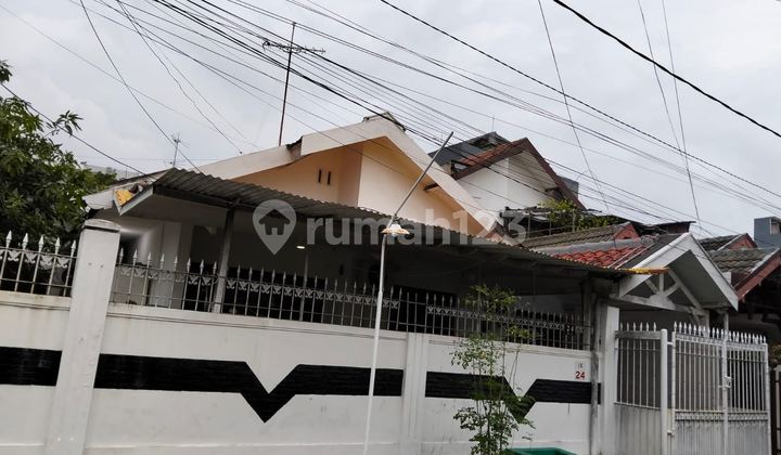 Rumah Hook Wisma Permai Terawat Dekat Raya Mulyosari