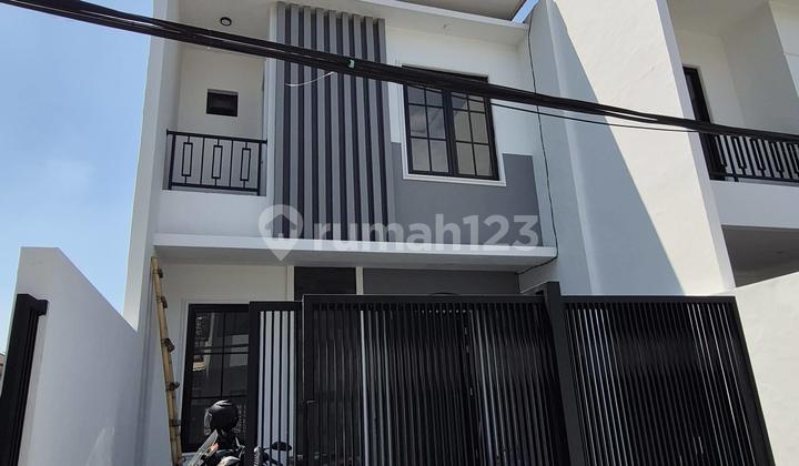 Araya Minimalis di Boulevard Jalan Kembar Utama Row 24M