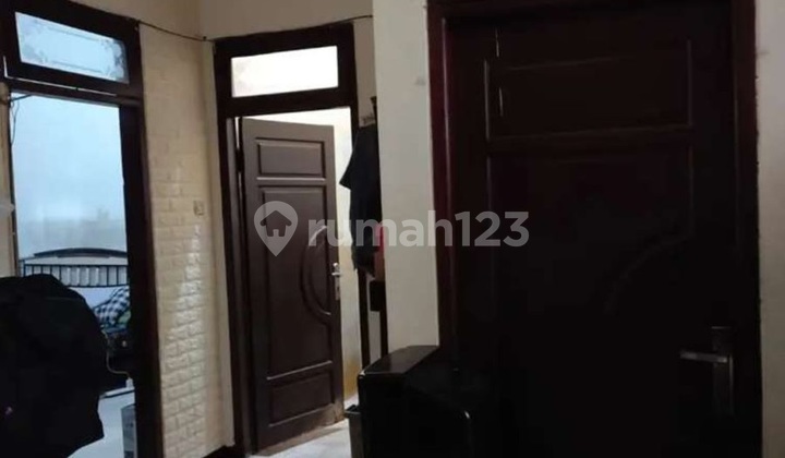 Well-Maintained Second-Hand House Ready to Occupy in Rungkut, Near Merr 2