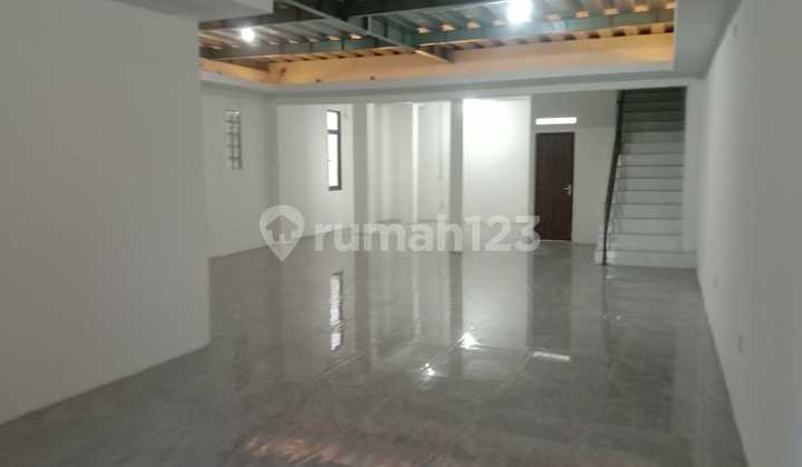 Gondandia Lama, 300m2, 3 Floors, Annexe, Contact Ayu 081282365373