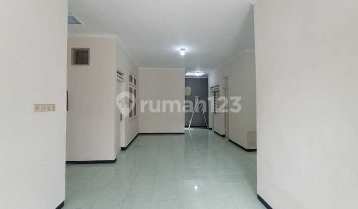 Nirwana Executive House Rental, Jalan Merjalan Lebar 3 Mobil 2