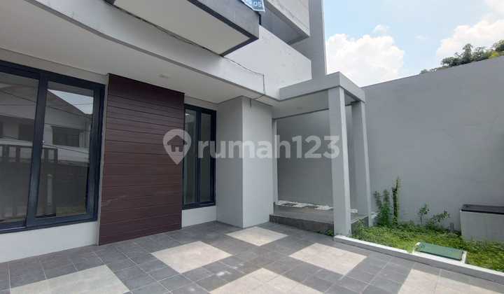 Rumah Baru 2 Lantai Minimalis Gayungkebonsari Injoko Dekat Sekolah & Universitas Terkenal