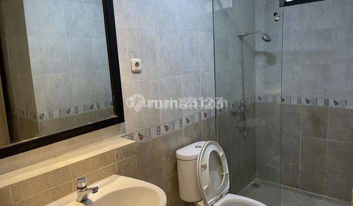 Rumah Semi Furnish Bagus Siap Huni Ada Garasi Dan Carport di Menteng Bintaro Jaya 6