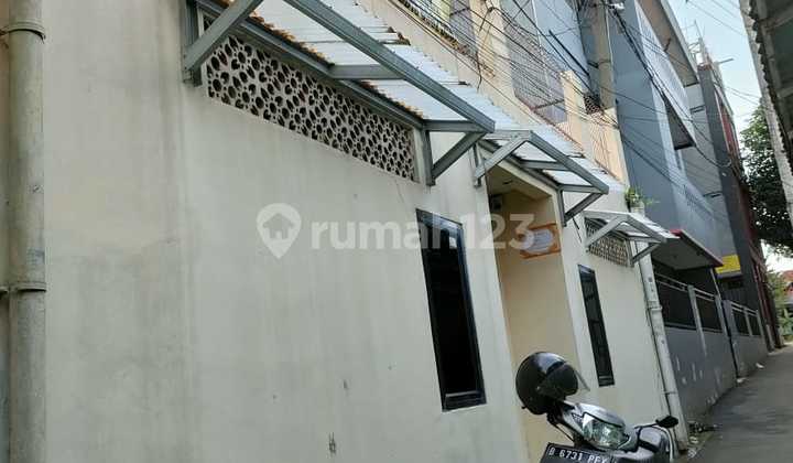 Nice and Comfortable Boarding House Near STAN 2