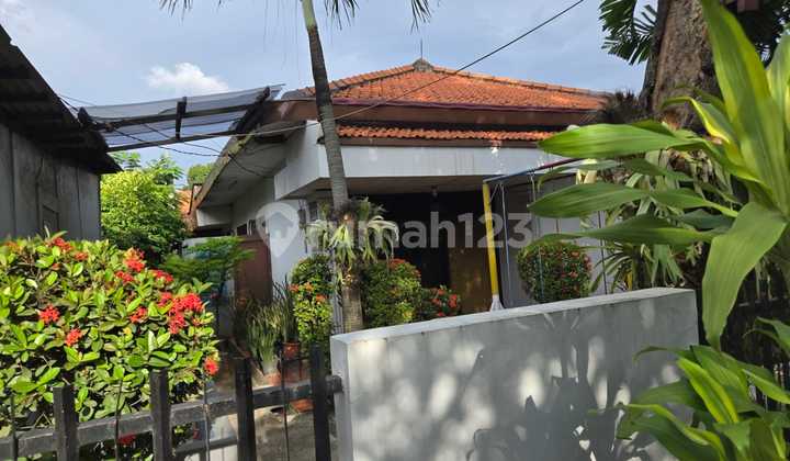 Dijual cepat 1 bidang Tanah dan bangunan Murah Luas 492 M2 di Komp. Bina Marga, Kota Tangerang 2