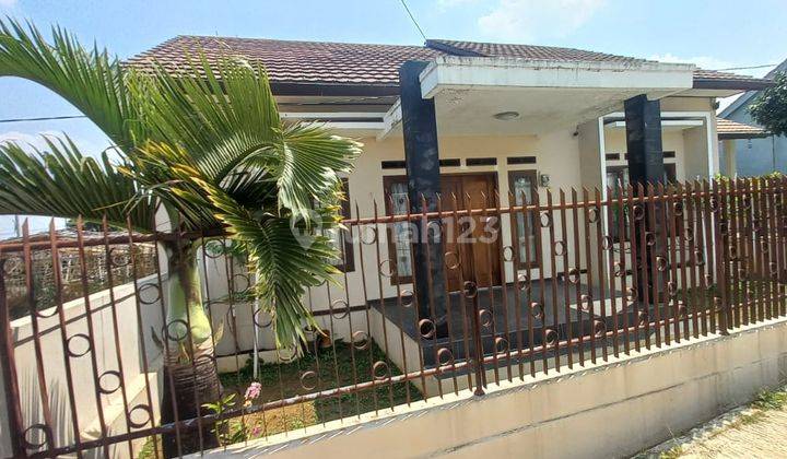 Rumah Di Padalarang Bandung Barat, Nyaman Bernuansa Villa 1