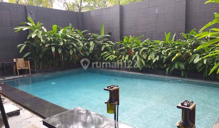 Ruko di Bandung Barat, Ada Kolam Renang, 3 Lantai 1