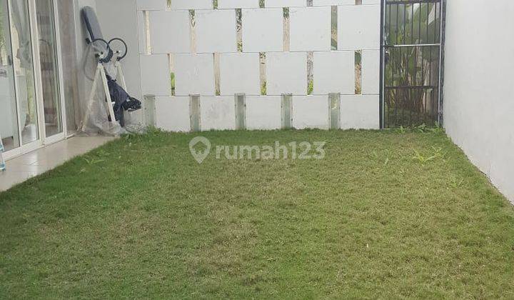 Rumah Strategis Harga Nego di Kota Baru Parahyangan 2