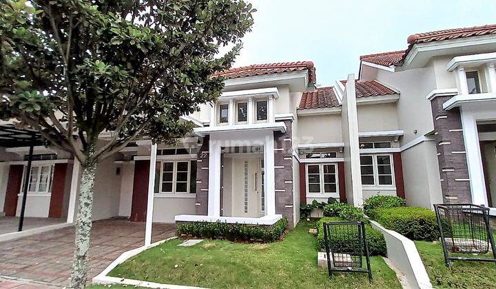 Rumah di Kota Baru Parahyangan, Strategis Bagus Modern Minimalis 1