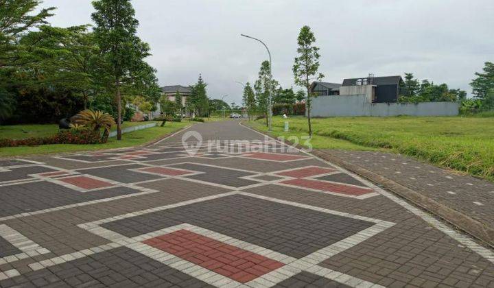 Tanah di Kota Baru Parahyangan, Kavling Luas View Danau 1