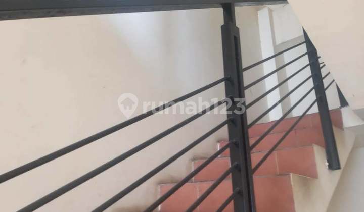 Shop House in Ngamprah, 3 Floors by the Road, Front Ateja Gadobangkong 2