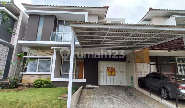 House in Kota Baru Parahyangan, Tatar Mayangsari with Swimming Pool