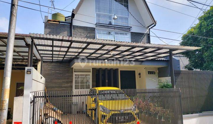 Rumah Konsep Split Level di Jl. Awiligar Ria Il, Cibeunying 1