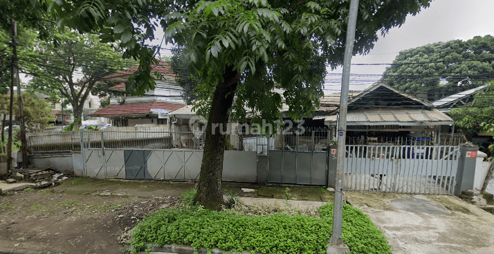 Rumah Lama SHM 435 m² Cocok Usaha, Dekat Sman 3 di Jl Sumbawa 1