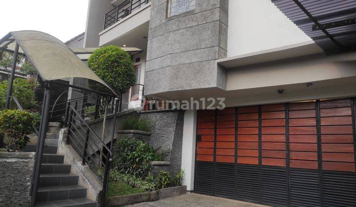 Rumah Bagus 3 Lantai, Halaman Blkang Luas Dan Sejuk Jl Tirtasari 2