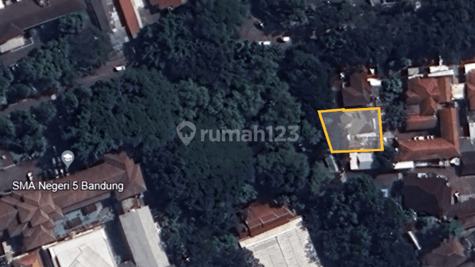 Rumah Lama SHM 435 m² Cocok Usaha, Dekat Sman 3 di Jl Sumbawa 2