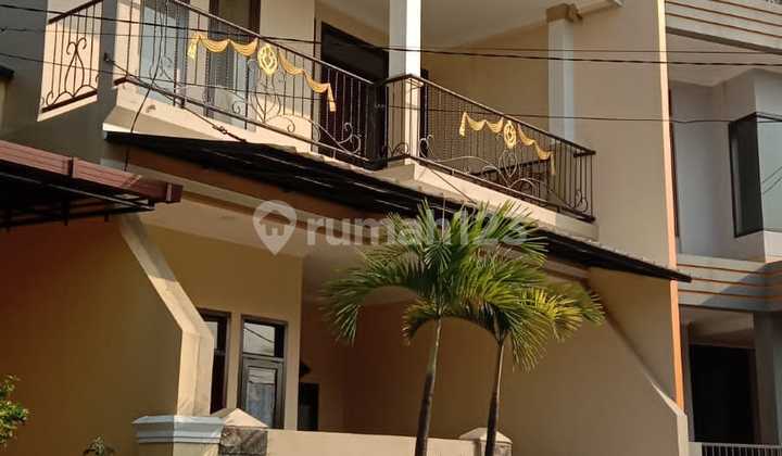 Rumah ada rooftop, depan taman di Villa Pertiwi Estate, Cilodong