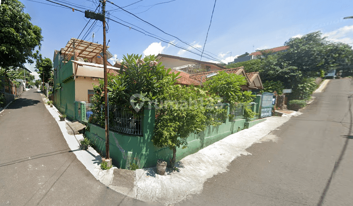 Rumah Asri Hook Kawasan Komplek Dosen Unpad, Cigadung 1