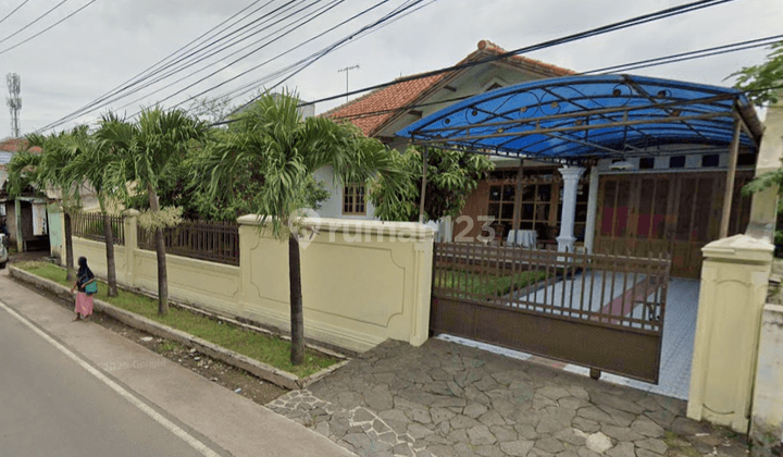 Rumah terawat luas 780 m² mainroad Jl. Kapten Halim, Purwakarta 1