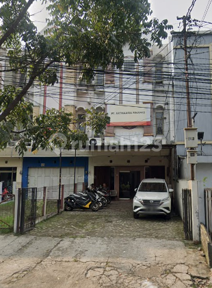 Ruko 3 Lantai, LT 188 M², Hadap Selatan, Dekat Bubat, Jl. Bkr